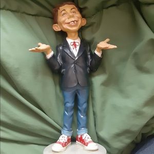 Warner Bros. Mad Magazine 1999 Alfred E. Neuman 14" "What, Me Worry?" Statue